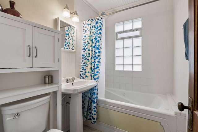 3501 35th Avenue S, Minneapolis, MN 55406