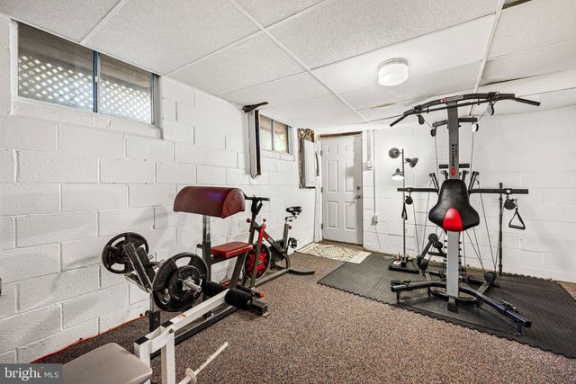 1 MAPLEWOOD CT, Douglassville, PA 19518