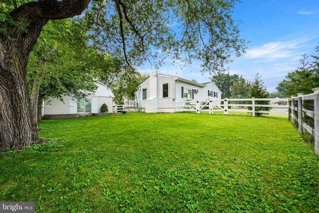 1 MAPLEWOOD CT, Douglassville, PA 19518