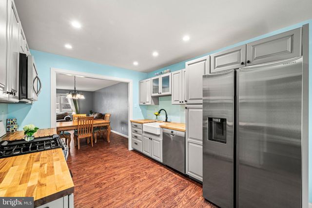 1 MAPLEWOOD CT, Douglassville, PA 19518