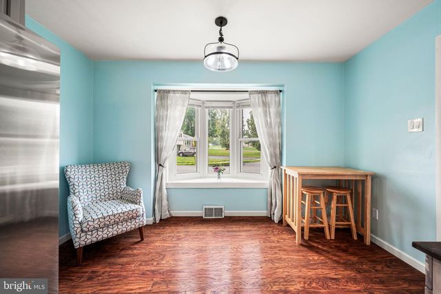 1 MAPLEWOOD CT, Douglassville, PA 19518