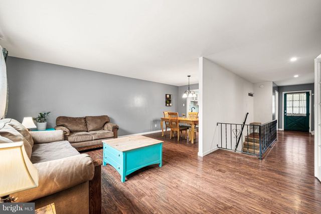 1 MAPLEWOOD CT, Douglassville, PA 19518