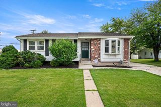 1 MAPLEWOOD CT, Douglassville, PA 19518