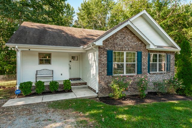 1028 Chris Dr, Portland, TN 37148