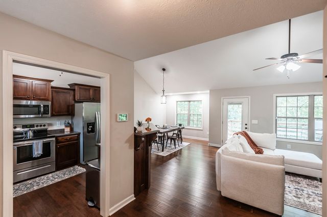 1028 Chris Dr, Portland, TN 37148
