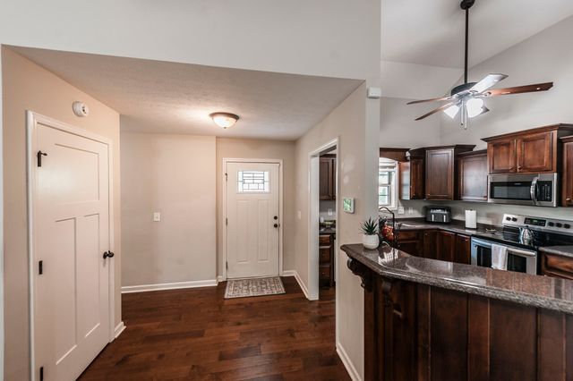 1028 Chris Dr, Portland, TN 37148