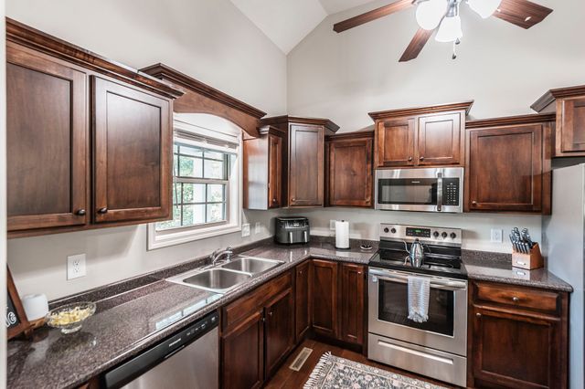 1028 Chris Dr, Portland, TN 37148