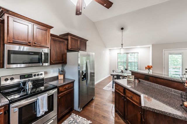 1028 Chris Dr, Portland, TN 37148