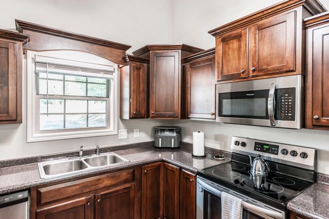 1028 Chris Dr, Portland, TN 37148