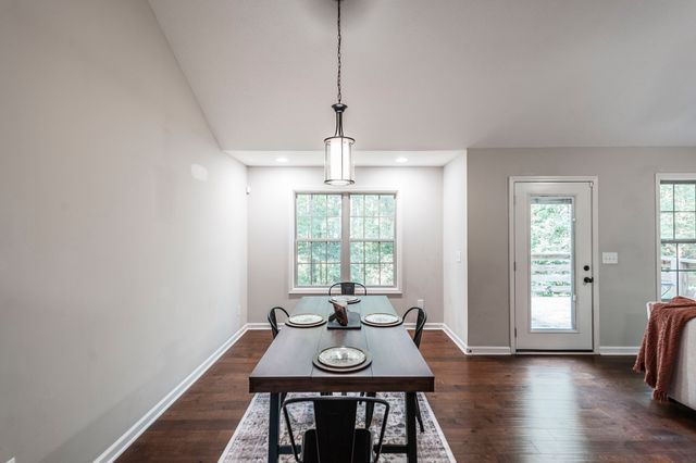1028 Chris Dr, Portland, TN 37148