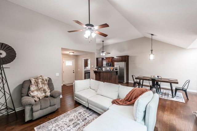 1028 Chris Dr, Portland, TN 37148