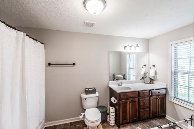 1028 Chris Dr, Portland, TN 37148