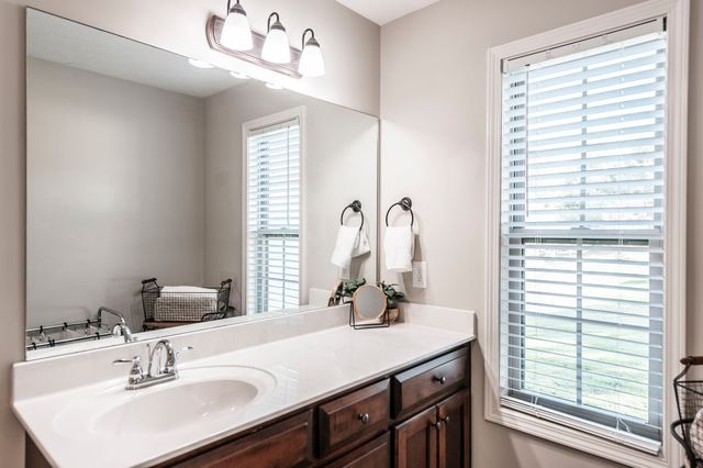 1028 Chris Dr, Portland, TN 37148