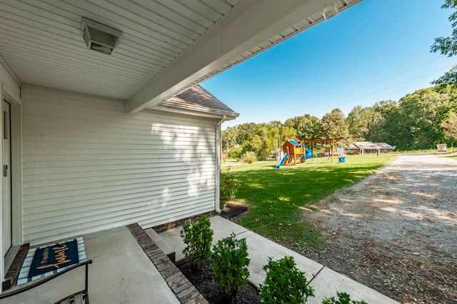 1028 Chris Dr, Portland, TN 37148