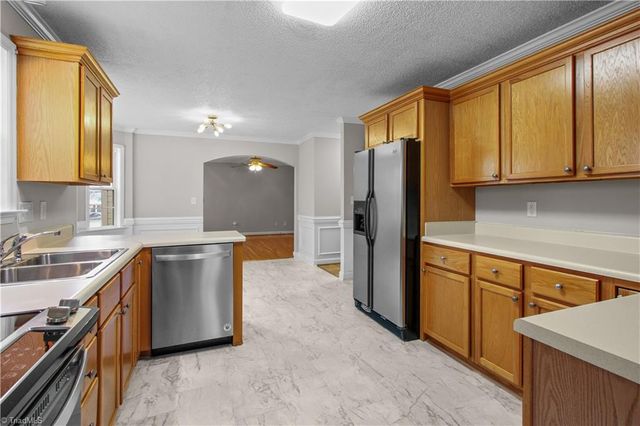 415 Torey Pines Court, Winston-salem, NC 27105