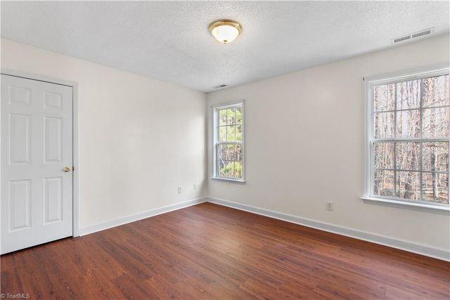 415 Torey Pines Court, Winston-salem, NC 27105