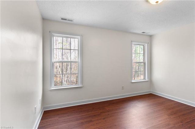 415 Torey Pines Court, Winston-salem, NC 27105