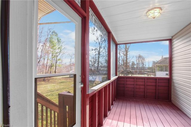 415 Torey Pines Court, Winston-salem, NC 27105