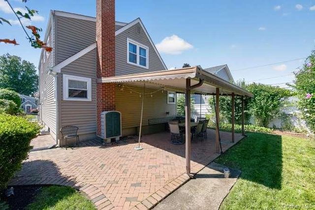 43 Stewart Avenue, Garden City, NY 11530