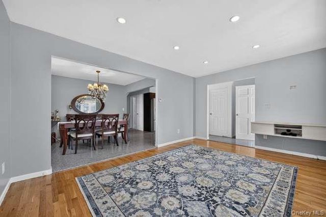 43 Stewart Avenue, Garden City, NY 11530