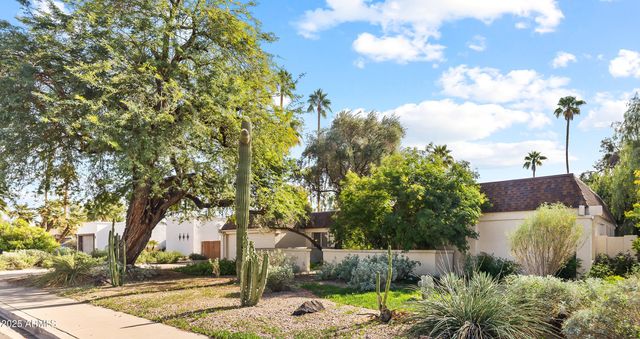 911 W GLENEAGLES Drive, Phoenix, AZ 85023