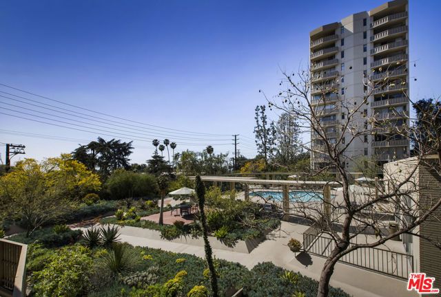 4411 Los Feliz Boulevard 202, Los Angeles, CA 90027