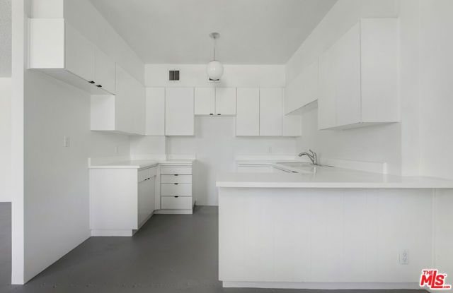 4411 Los Feliz Boulevard 202, Los Angeles, CA 90027