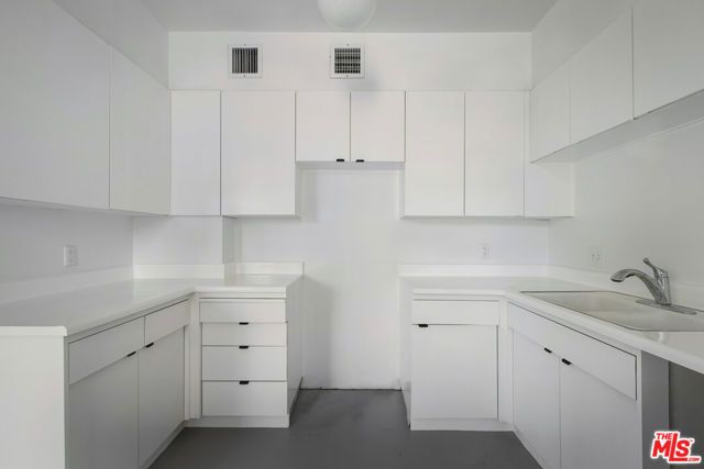4411 Los Feliz Boulevard 202, Los Angeles, CA 90027