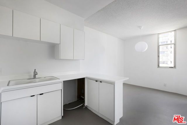 4411 Los Feliz Boulevard 202, Los Angeles, CA 90027