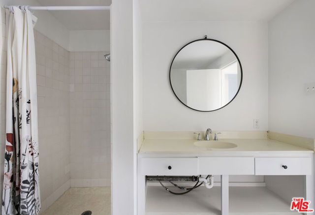 4411 Los Feliz Boulevard 202, Los Angeles, CA 90027