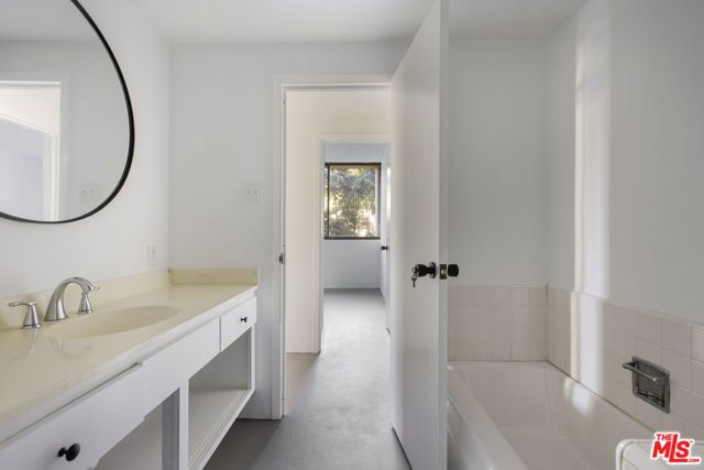 4411 Los Feliz Boulevard 202, Los Angeles, CA 90027