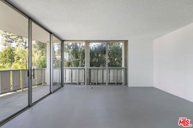 4411 Los Feliz Boulevard 202, Los Angeles, CA 90027