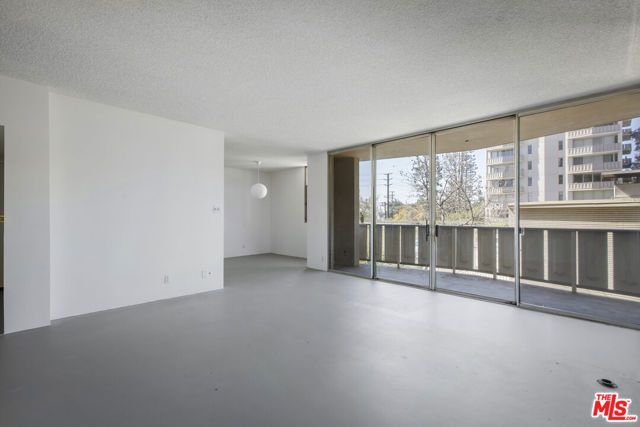 4411 Los Feliz Boulevard 202, Los Angeles, CA 90027