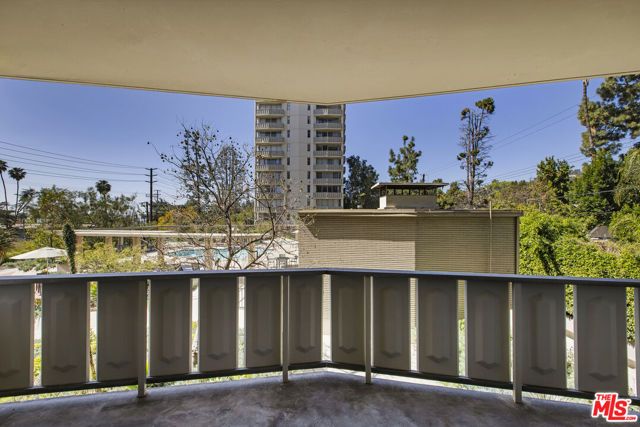 4411 Los Feliz Boulevard 202, Los Angeles, CA 90027