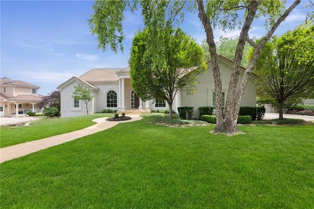 2705 W 112th Street, Leawood, KS 66211