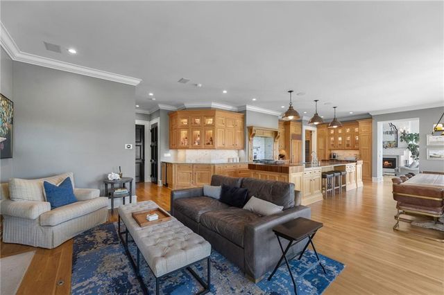 2705 W 112th Street, Leawood, KS 66211