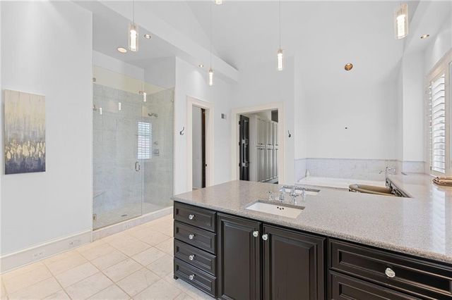 2705 W 112th Street, Leawood, KS 66211