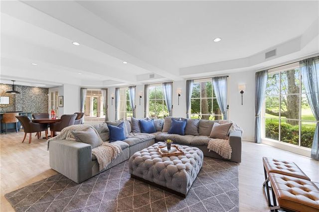 2705 W 112th Street, Leawood, KS 66211