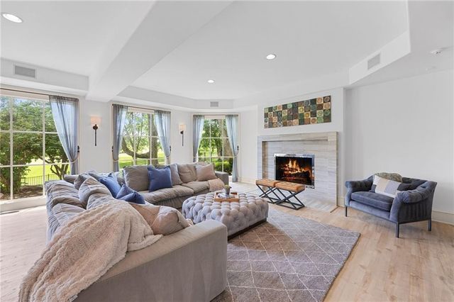 2705 W 112th Street, Leawood, KS 66211