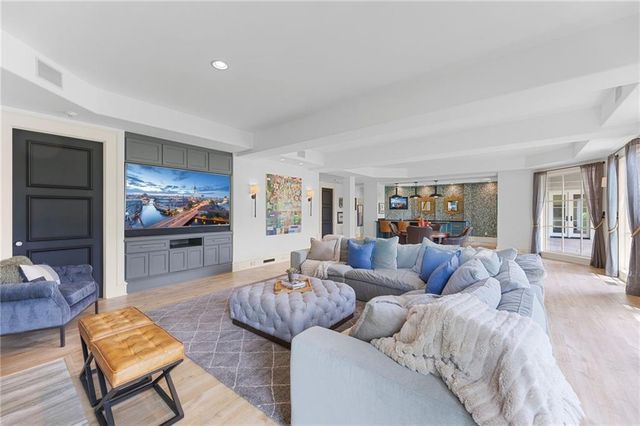 2705 W 112th Street, Leawood, KS 66211