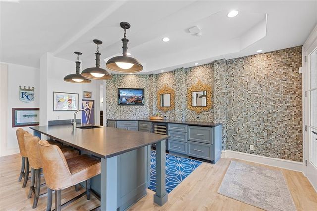 2705 W 112th Street, Leawood, KS 66211