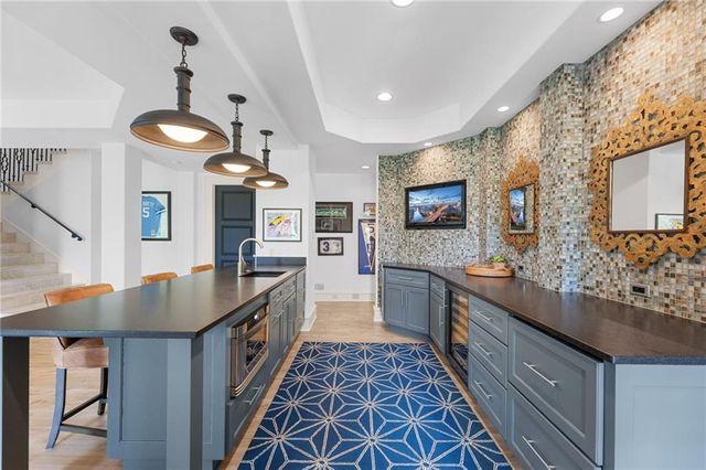 2705 W 112th Street, Leawood, KS 66211