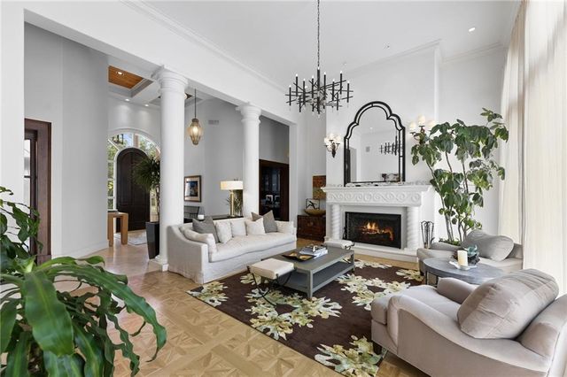 2705 W 112th Street, Leawood, KS 66211