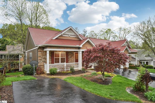 25 Coldwater Lane, Laurel Park, NC 28739