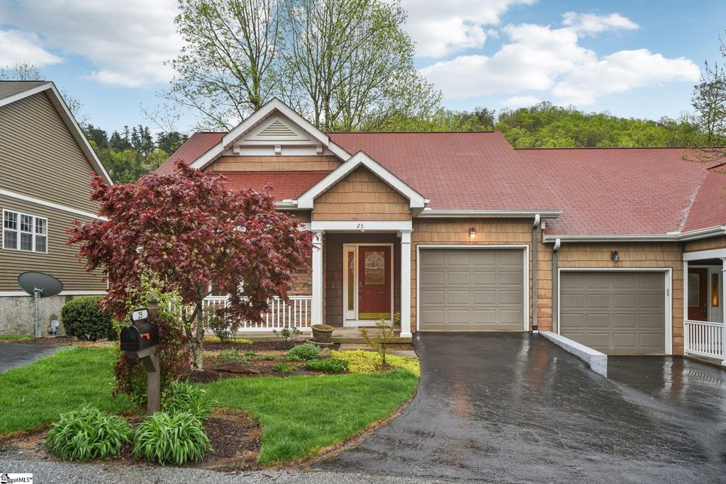 25 Coldwater Lane, Laurel Park, NC 28739