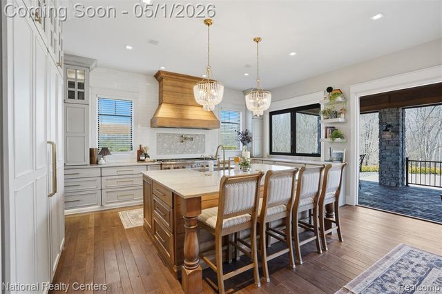 2947 7 Mile Road, South Lyon, MI 48178