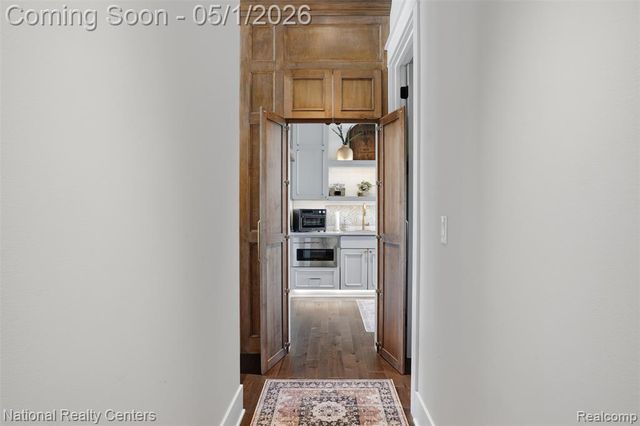 2947 7 Mile Road, South Lyon, MI 48178