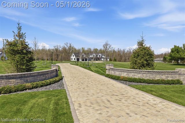 2947 7 Mile Road, South Lyon, MI 48178