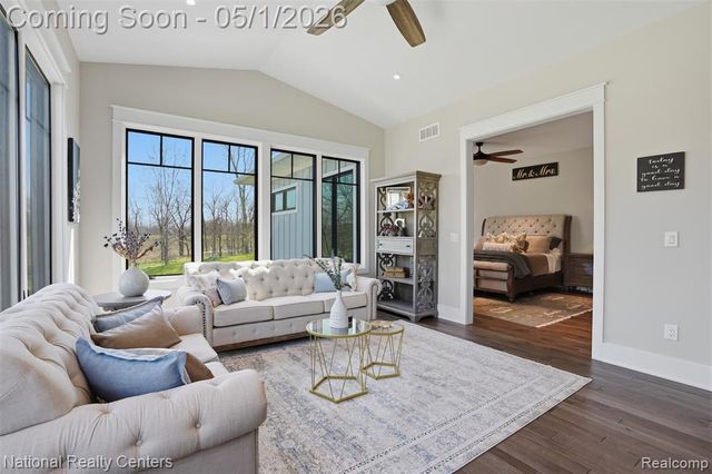 2947 7 Mile Road, South Lyon, MI 48178