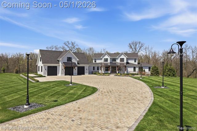 2947 7 Mile Road, South Lyon, MI 48178